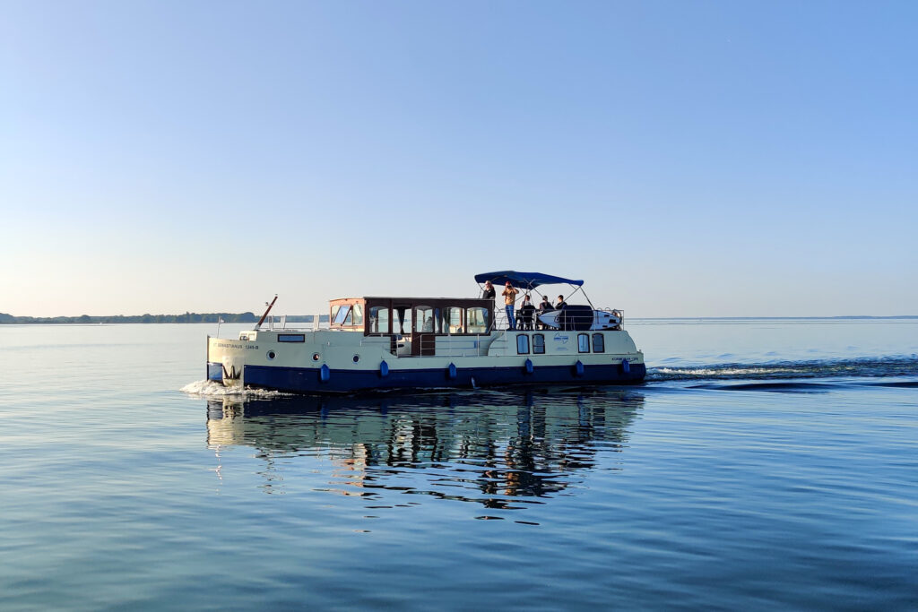 Eine Kormoran 1500 auf der Müritz.