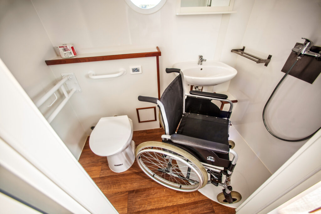 febomobil-990-barrierefreies-bad